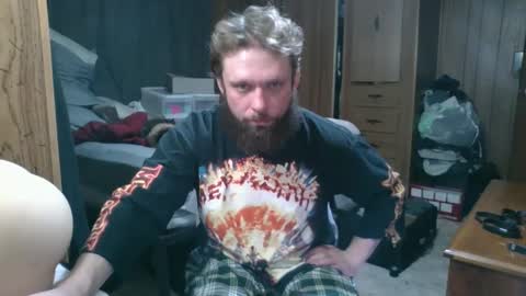 Snapshot of the4stringmotha chatting on February 25, 4:10 pm BiggerINalaska online show from February 25, 4:10 pm