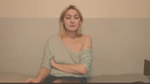 Snapshot of the_basic_instinctt chatting on November 4, 11:04 pm Eva online show from November 4, 11:04 pm