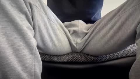 Snapshot of the_delicious_19 chatting on December 15, 10:39 am the_delicious_19 online show from December 15, 10:39 am