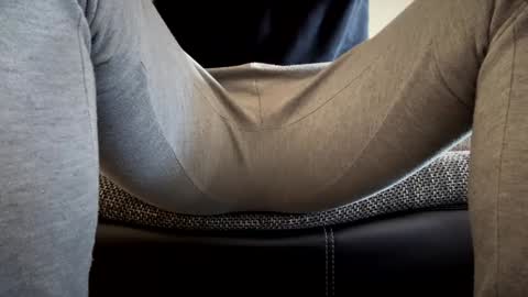 Snapshot of the_delicious_19 chatting on January 1, 12:00 pm the_delicious_19 online show from January 1, 12:00 pm