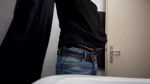 Snapshot of the_delicious_19 chatting on February 21, 4:07 am the_delicious_19 online show from February 21, 4:07 am