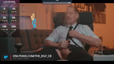 Snapshot of the_dilf chatting on January 27, 3:50 pm The DILF - online show from January 27, 3:50 pm