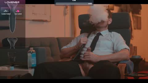 Snapshot of the_dilf chatting on February 16, 12:32 pm The DILF - online show from February 16, 12:32 pm