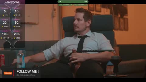 Snapshot of the_dilf chatting on November 22, 4:39 pm The DILF - online show from November 22, 4:39 pm