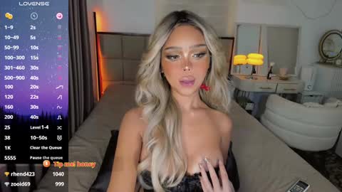 Snapshot of the_enchantressxx chatting on December 20, 6:50 am nabi butterfly online show from December 20, 6:50 am