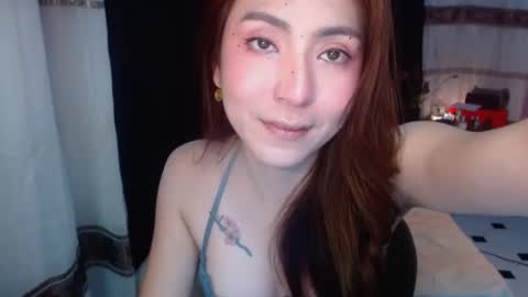 Snapshot of the_girl_nxt_door chatting on January 15, 5:08 am samm online show from January 15, 5:08 am