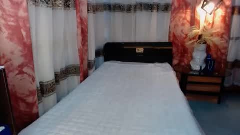 Snapshot of the_girl_nxt_door chatting on February 18, 4:15 am samm online show from February 18, 4:15 am