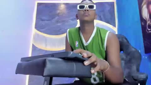 Snapshot of the_hot_boy0 chatting on November 6, 12:28 pm the_hot_boy0 online show from November 6, 12:28 pm