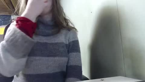 Snapshot of the_prettywondder chatting on March 1, 7:04 pm Ekye online show from March 1, 7:04 pm