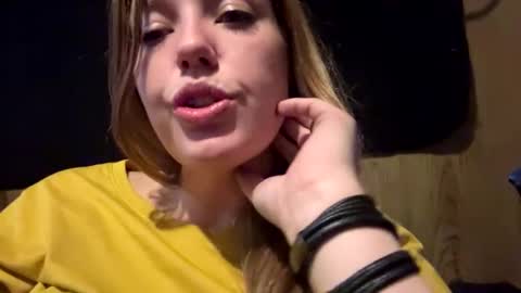 Snapshot of the_sam_ chatting on December 9, 3:29 am the_sam_ online show from December 9, 3:29 am