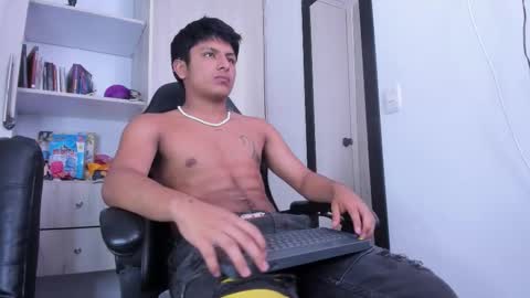 Snapshot of the_weed_guys chatting on December 14, 3:28 pm Danny online show from December 14, 3:28 pm