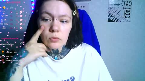 the_xmas_bby online show from November 6, 9:21 am