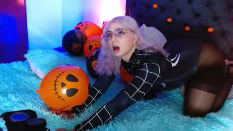 Snapshot of thea_aphros chatting on October 25, 2:30 am Diosa Afrodita online show from October 25, 2:30 am