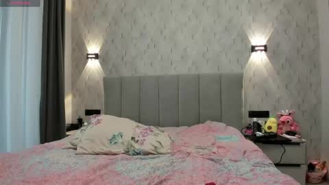 Luna online show from May 22, 2:12 pm