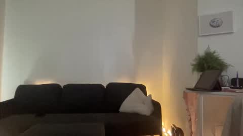 Girl Next Door  online show from March 10, 9:09 pm