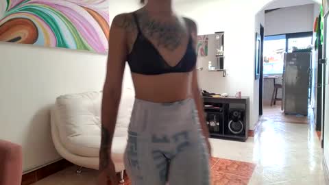 Snapshot of thebadwolf818 chatting on September 16, 8:10 pm thebadwolf818 online show from September 16, 8:10 pm