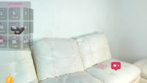 Snapshot of thebadwolf818 chatting on November 25, 12:27 pm thebadwolf818 online show from November 25, 12:27 pm