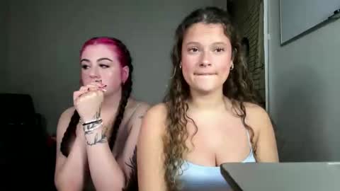 Snapshot of thebaileybrooks chatting on October 21, 4:13 am thebaileybrooks online show from October 21, 4:13 am