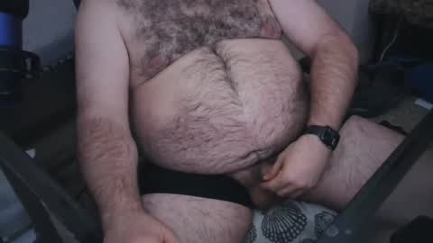 Snapshot of thebearking69 chatting on December 9, 3:40 am The Bear King online show from December 9, 3:40 am