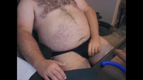 Snapshot of thebearking69 chatting on October 5, 7:34 pm The Bear King online show from October 5, 7:34 pm