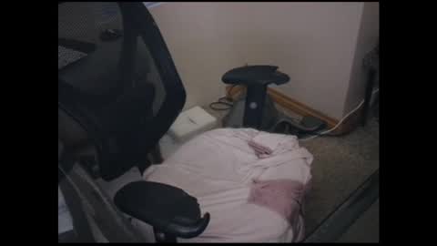 Snapshot of thebearking69 chatting on December 16, 5:56 am The Bear King online show from December 16, 5:56 am