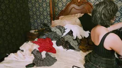 Joan online show from March 17, 9:18 pm