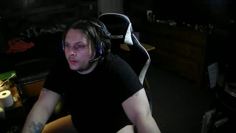 Snapshot of thedemonlord93 chatting on December 14, 2:12 am thedemonlord93 online show from December 14, 2:12 am