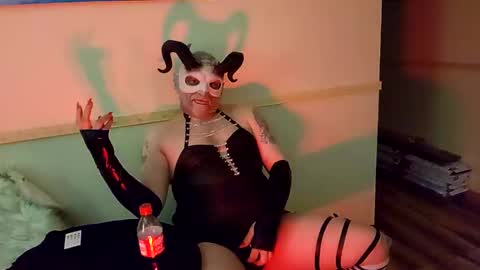 Snapshot of thedemonlord93 chatting on January 27, 10:06 am thedemonlord93 online show from January 27, 10:06 am