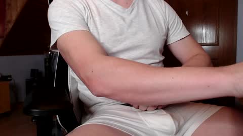 Snapshot of thedome372 chatting on December 13, 9:02 am thedome372 online show from December 13, 9:02 am