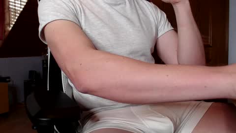 Snapshot of thedome372 chatting on January 9, 9:37 am thedome372 online show from January 9, 9:37 am