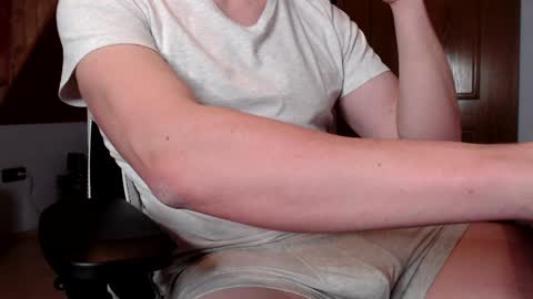 Snapshot of thedome372 chatting on January 28, 8:26 pm thedome372 online show from January 28, 8:26 pm