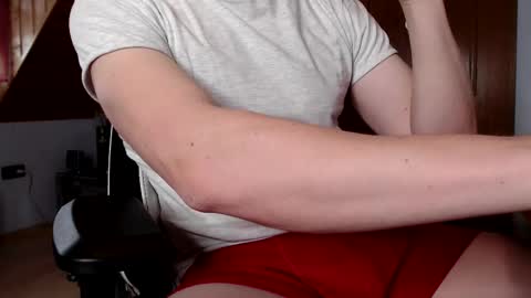 Snapshot of thedome372 chatting on February 12, 11:18 am thedome372 online show from February 12, 11:18 am