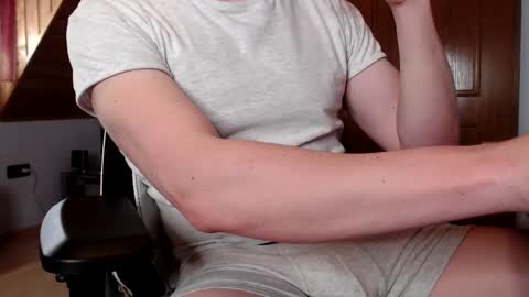 Snapshot of thedome372 chatting on February 21, 3:43 pm thedome372 online show from February 21, 3:43 pm