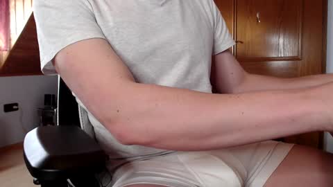 Snapshot of thedome372 chatting on March 4, 10:13 am thedome372 online show from March 4, 10:13 am