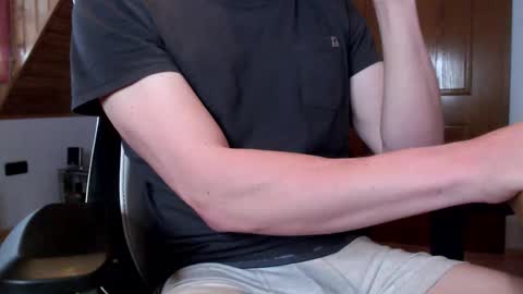 Snapshot of thedome372 chatting on November 25, 10:15 am thedome372 online show from November 25, 10:15 am