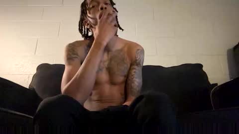 Snapshot of thee304slayer chatting on December 2, 6:41 am thee304slayer online show from December 2, 6:41 am