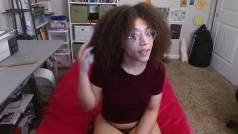 Snapshot of theenbygamer chatting on November 6, 7:37 pm olly online show from November 6, 7:37 pm