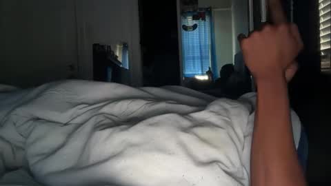 Snapshot of theeshooterr chatting on December 22, 12:49 pm theeshooterr online show from December 22, 12:49 pm
