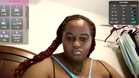 TheeTashelly online show from November 27, 9:11 am