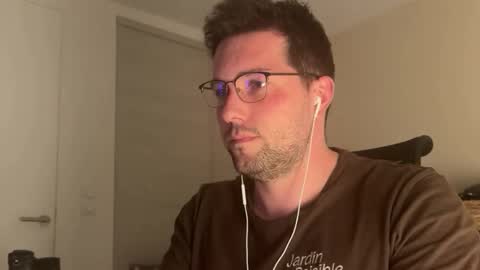 Snapshot of thefrenchie_1 chatting on March 19, 6:45 pm thefrenchie_1 online show from March 19, 6:45 pm