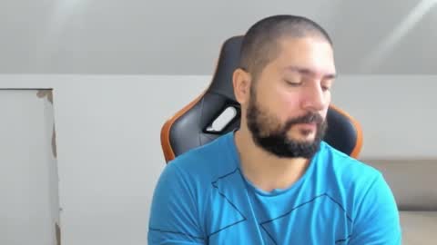 Snapshot of theguardian7 chatting on November 27, 7:21 am theguardian7 online show from November 27, 7:21 am