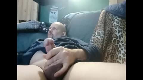 Snapshot of thehornyman916 chatting on December 2, 6:25 pm thehornyman916 online show from December 2, 6:25 pm