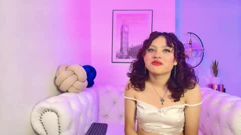 Snapshot of theia_moon_ chatting on December 27, 5:16 pm Theia online show from December 27, 5:16 pm