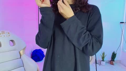 Snapshot of theia_moon_ chatting on January 4, 12:49 pm Theia online show from January 4, 12:49 pm