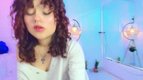 Snapshot of theia_moon_ chatting on January 11, 1:32 pm Theia online show from January 11, 1:32 pm