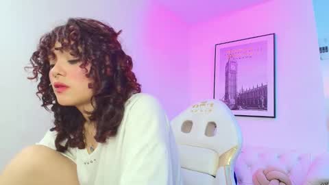 Snapshot of theia_moon_ chatting on January 12, 3:46 pm Theia online show from January 12, 3:46 pm