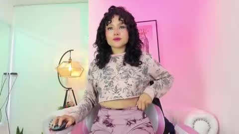 Snapshot of theia_moon_ chatting on January 29, 12:56 pm Theia online show from January 29, 12:56 pm