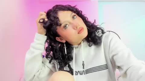 Snapshot of theia_moon_ chatting on January 30, 12:59 pm Theia online show from January 30, 12:59 pm