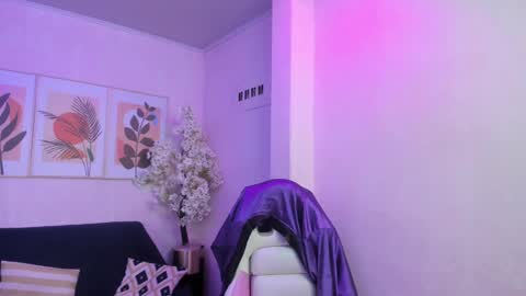 Snapshot of theia_moon_ chatting on March 2, 4:17 am Theia online show from March 2, 4:17 am