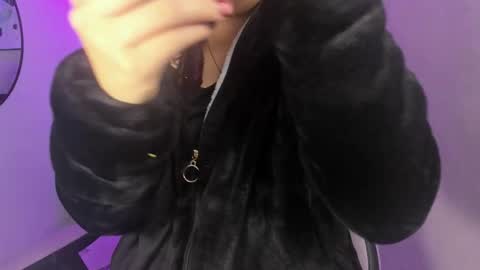 Snapshot of theia_moon_ chatting on October 19, 3:07 am Theia online show from October 19, 3:07 am